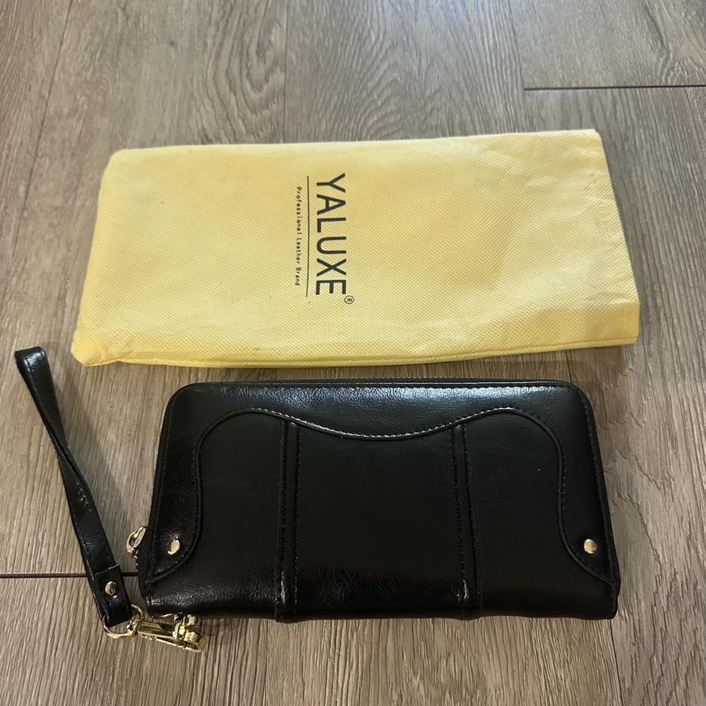 NWT Yaluxe Black Leather Organizer Wallet